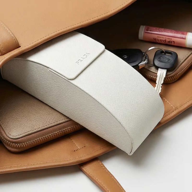 Prada Luxury Fashion Textured  - Women Bags Prada 评论和价格